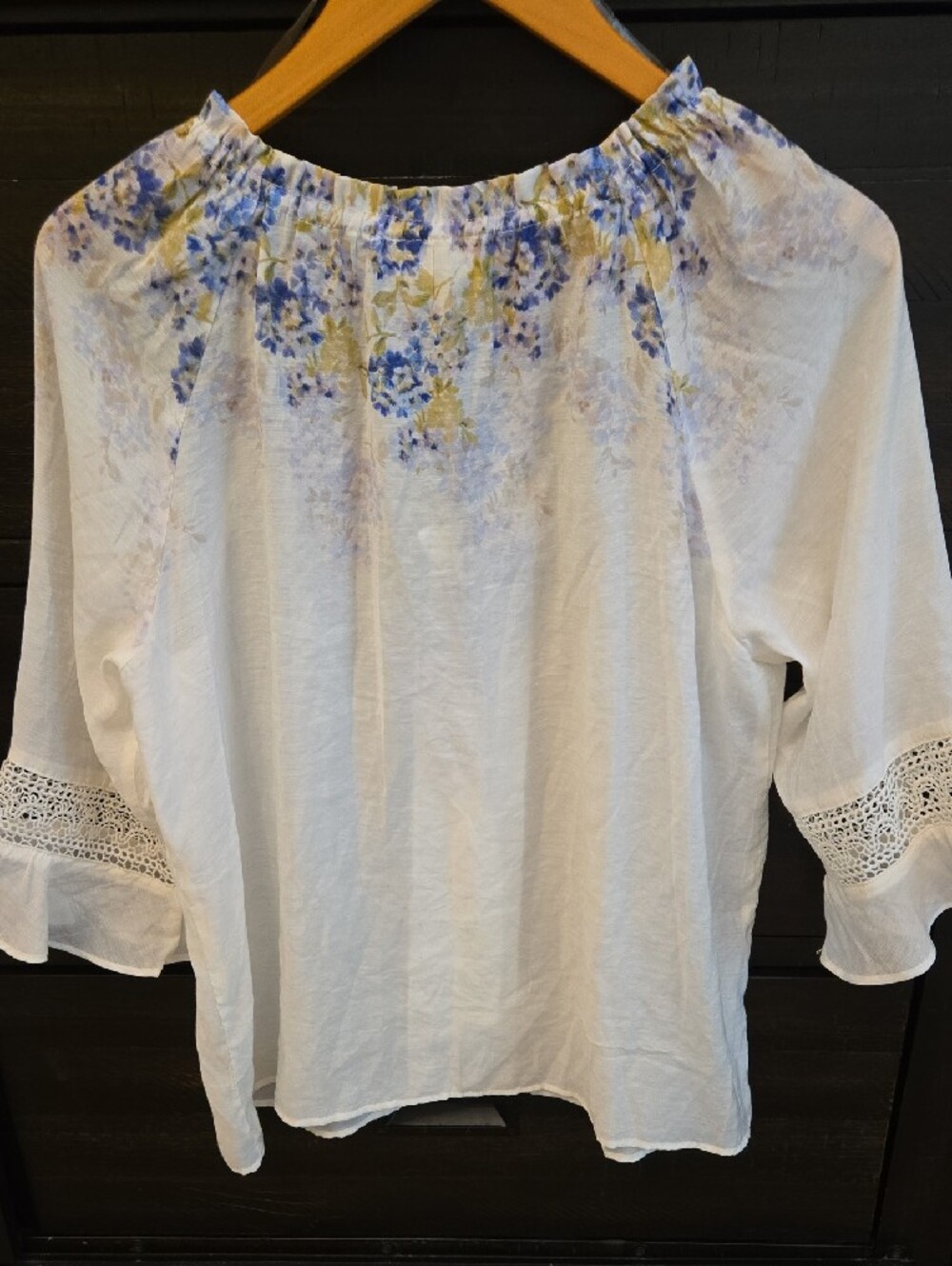 NWOT Creame Floral Button-Front Peasant Blouse - Picture 2 of 7